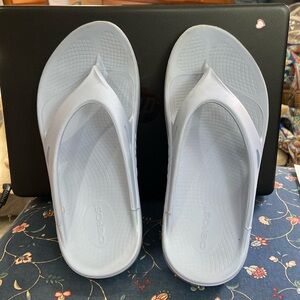 Oofos flip flops